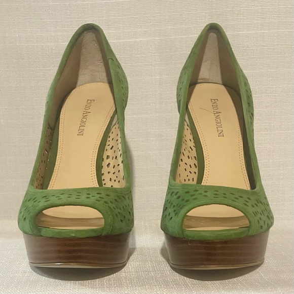 EA Sully Perforated Suede Platform Pump - Picture 9 of 13